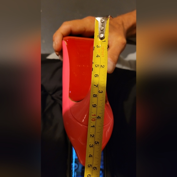 Christian Louboutin  shoes 👠 heels **So Kate point* - Picture 9 of 9